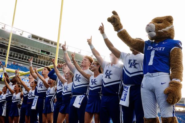 UK Wildcats Football Cheerleaders